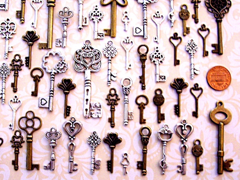 Replica Skeleton Keys to the Future Vintage Antique Charms Chest Jewelry Steampunk Wedding Bead Pendant Craft Holiday Gift Invitation Ring
