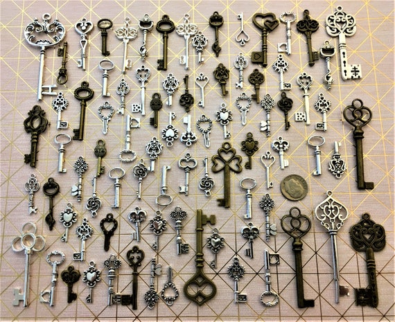 Replica Old Keys Vintage Antique Cast Pendants Pewter Tarot Basket Collage Charms Jewelry Steampunk Wedding Bead Pendant Craft Invitation