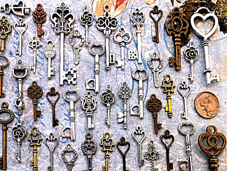 New Bulk Lot Skeleton Keys Vintage Antique Look Replica Charms Jewelry Steampunk Wedding Escort Bead Supplies Pendant Reproduction Craft