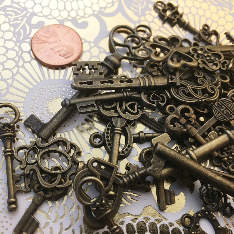 Keys of Summer Replica Mixed Colors Vuctorian Steampunk Skeleton Charms Jewelry Gothic Wedding Bead Pendant Collection Vintage Antique Craft