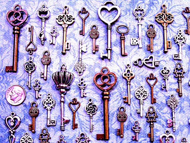 Replica Bulk Old Skeleton Keys Vintage Antique Replica Charms Jewelry Steampunk Wedding Bead Supplies Pendant Collection Reproduction Craft image 3