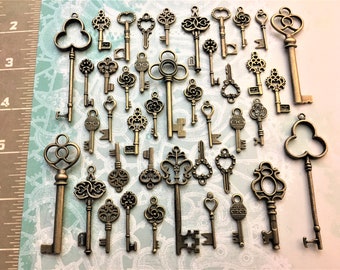 Réplica de plata y latón Llaves vintage Llave esquelética Puerta antigua Llaves de la iglesia Llaves Steampunk Encantos Joyería Cuentas de boda Suministros Campanilla de viento