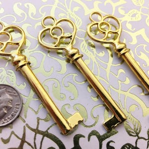 2,5” Chaves Grande Réplica Grandes Esqueleto Charms Steampunk Casamento Filigrana Patina Master Cards Contas Pingente Estanho Metal Zinco Vintage Antigo