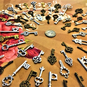 Réplica de llaves de esqueleto Vintage antiguo temporada de verano guirnalda cadena oropel adorno encantos joyería Steampunk artesanía anillo de invitación navideña