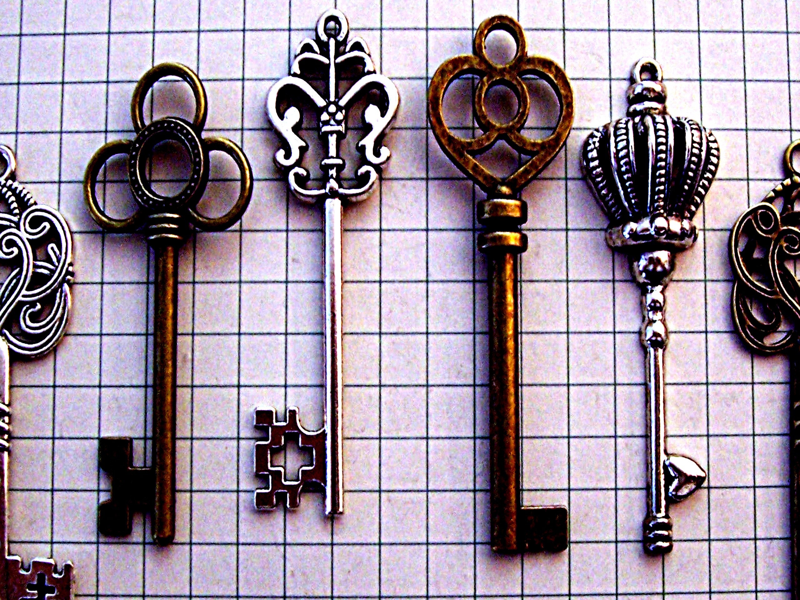 Buy Bulk Replica Skeleton Keys Rare Vintage Antique Replica Charms Jewelry  Steampunk Wedding Bead Supply Necklace Decoration Shadowbox Craft Zz Online  in India 