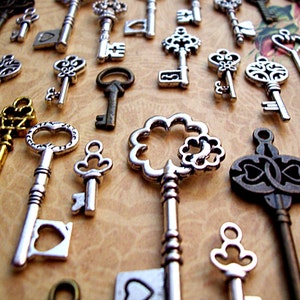 Réplica del Día de la Madre Llaves Esqueléticas Dijes Joyería Steampunk Etiquetas de Asiento de Boda Cuentas Vintage Artesanías Florales Antiguas Guardar Fechas Suministros para Fiestas
