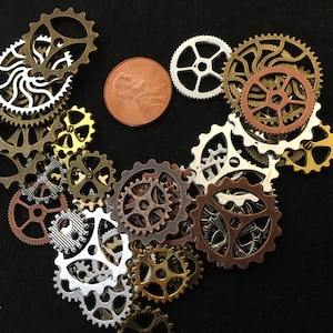 Ingranaggi colorati Replica Steampunk Arte alterata Orologio Ingranaggi Pulsanti Ruote Orologio Parte Ciondoli Artigianato Tic Tac Timer Ticker Misuratore Allarme Viso Mano