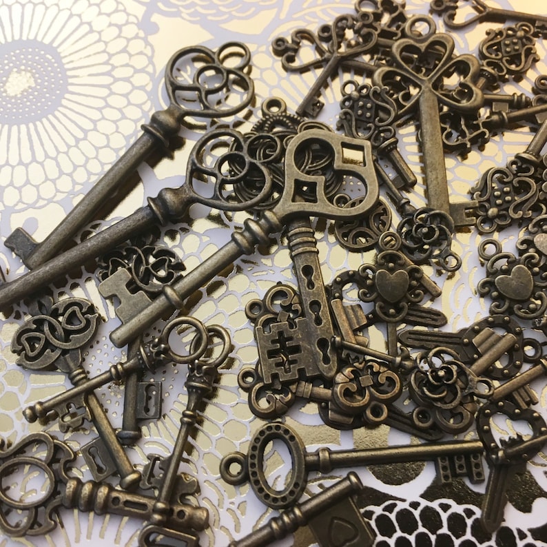 Keys of Summer Replica Mixed Colors Vuctorian Steampunk Skeleton Charms Jewelry Gothic Wedding Bead Pendant Collection Vintage Antique Craft