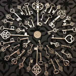 Replica Heart Bracelet Small Key Charm Skeleton Steampunk Gate Keys Vintage Jewelry Wedding Escort Cards Beads Supplies Pendant Antique Ring