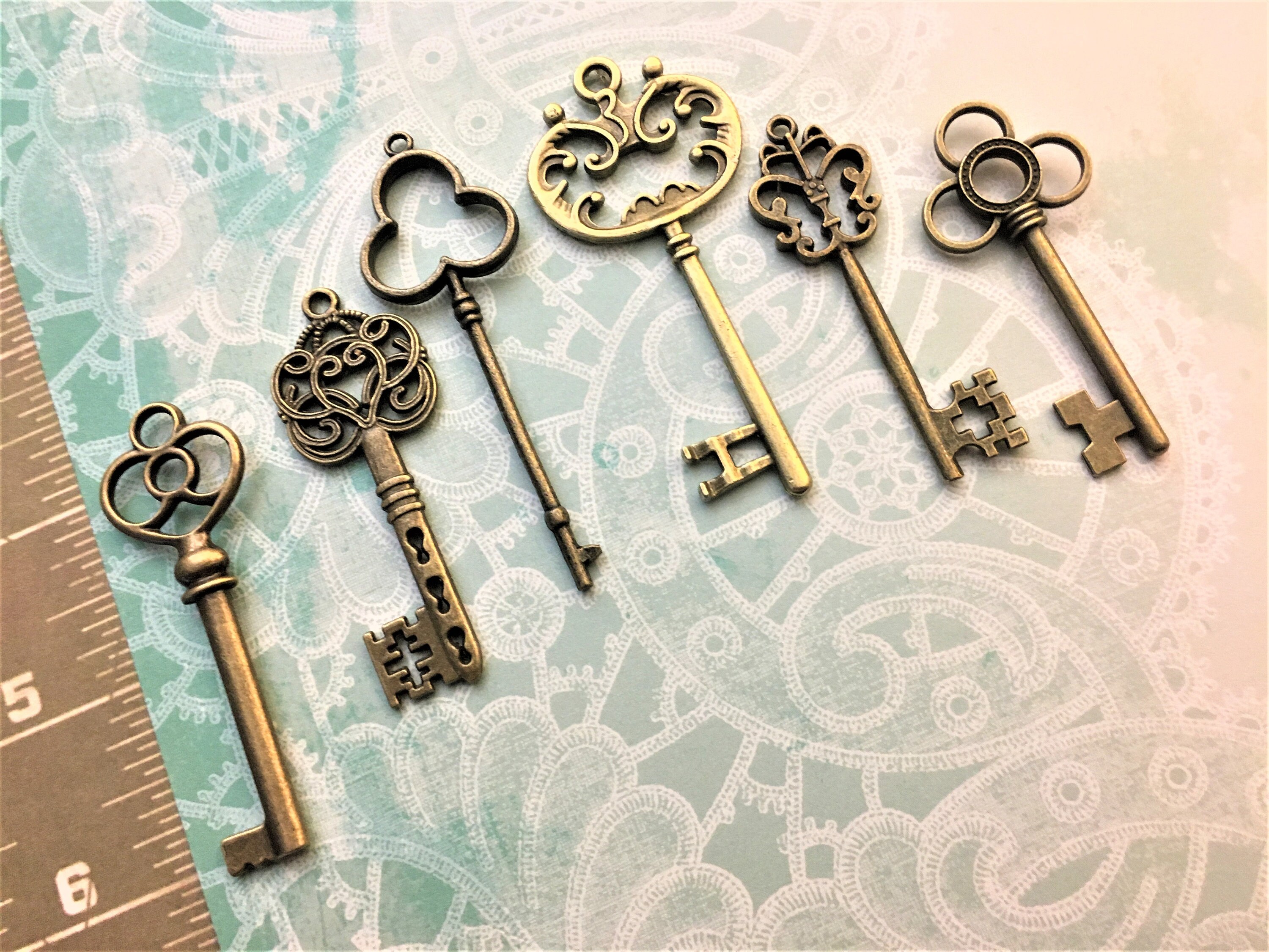 Exceptional Silver Brass Gold Replica Keys Skeleton Pewter Rusty Rustic Favor Casting Lock Vintage Wedding Invitation Vintage Craft Keyring