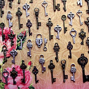 Réplica de llaves encantadoras, dijes de esqueleto, joyería Steampunk, cuentas de boda, suministros, colección de colgantes, reproducción, aspecto antiguo vintage, artesanía