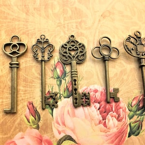 2.5&quot; Big Keys Fancy Silver Gold & Brass Skeleton Keys Rustic Wedding Favor Casting Vintage Invitation Vintage Crafts Costume Cosplay Keyring