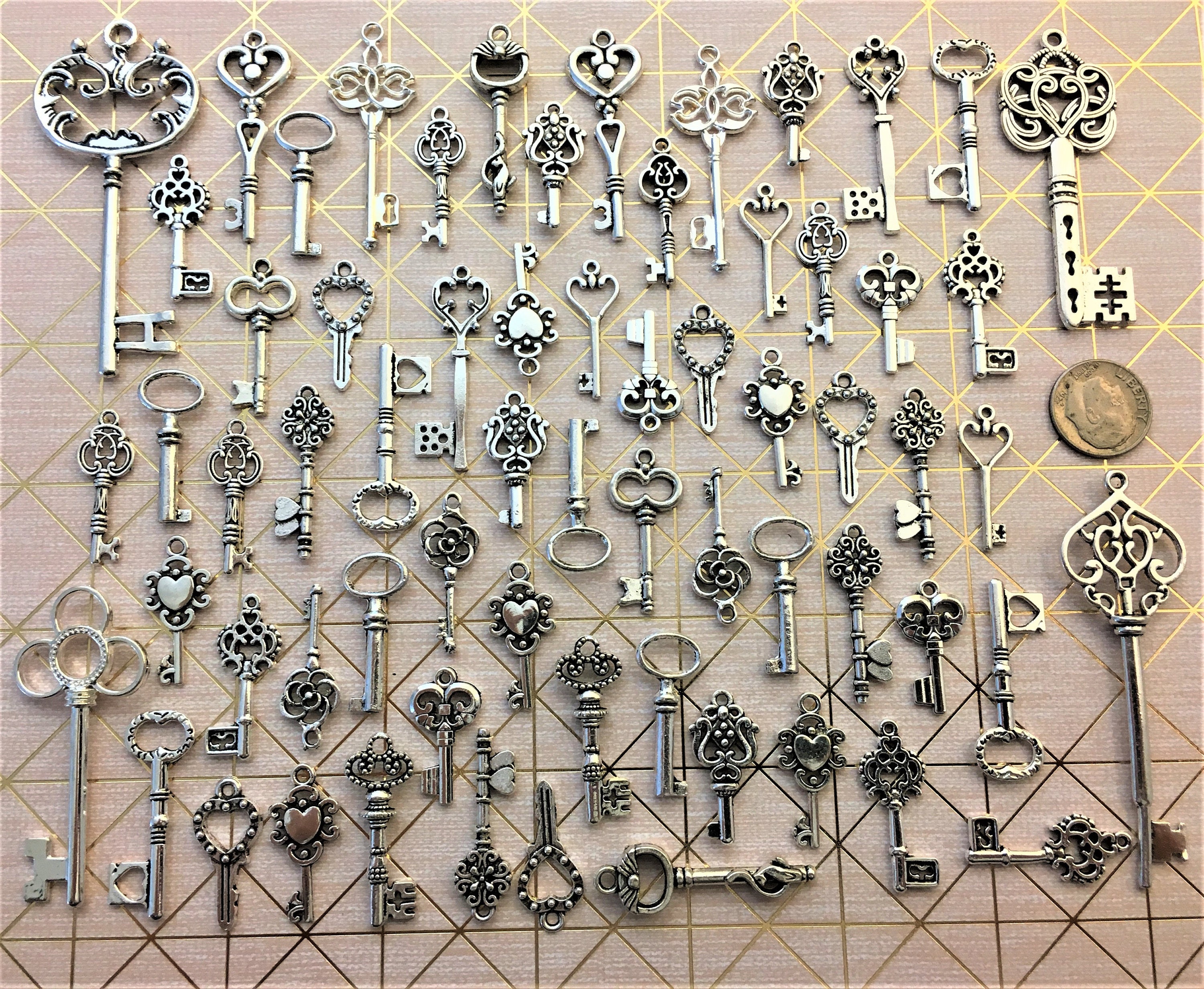 60 old look skeleton keys 60 Victorian charm skeleton gold silver bronze  ann. 