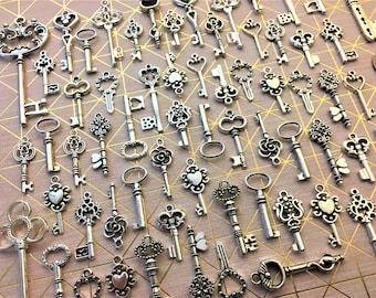 Replica Brass Gold Silver Skeleton Keys Bulk Vintage Antique Jewelry Wholesale Charms Steampunk Decoration Church Gate Lock Bead Place Card