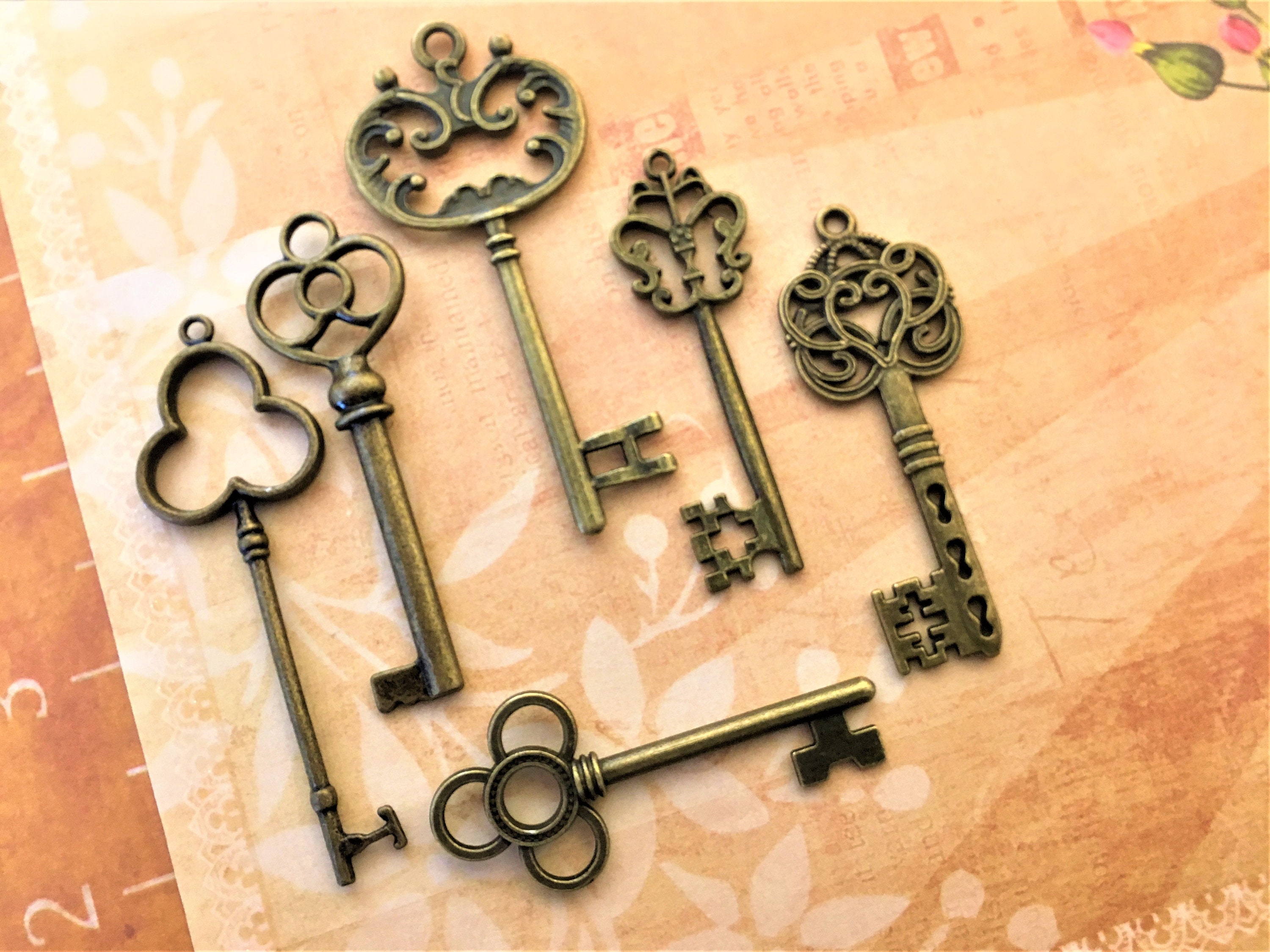 Replica Gold Silver & Brass Skeleton Keys Old Vintage Jewelry Antique Key  Wedding Invitation Announcement Paper Save Date Wholesale Crafts 