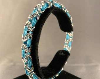 Teal Stretchy Chainmail Bracelet - Medium