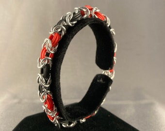 Black & Red Stretchy Chainmail Bracelet - Extra Small
