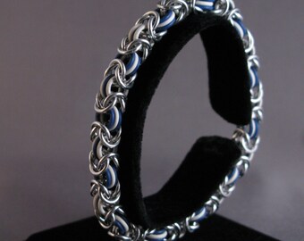 Blue & White Stretchy Chainmail Bracelet - XX Large