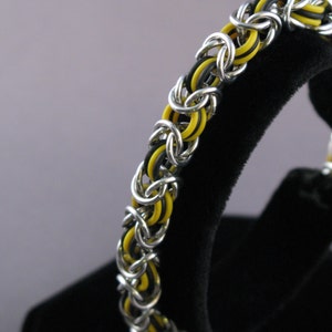 Black & Yellow Stretchy Chainmail Bracelet - Medium