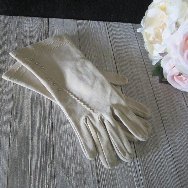 Vintage Circa 1950's Ladies Beige Formal Gloves