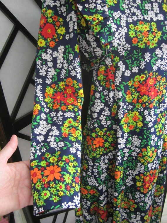 Handmade - 1970's Mod Retro Bright Colored Floral… - image 4