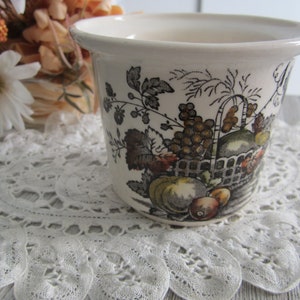 Mason&#39;s Ironstone Fall Color &quot;Fruit Basket&quot; Pattern Bowl - Circa 1950 - Made in England