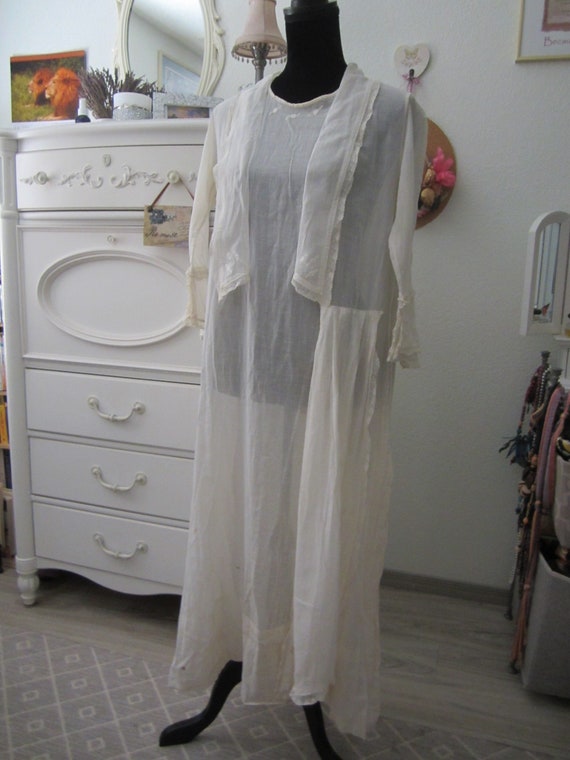 Vintage Ladies Nightgown Circa 1920's / Size Small