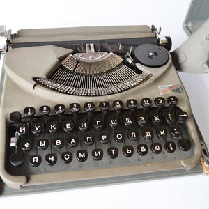 Groma Gromina Small Flat Typewriter, Working RUSSIAN Keyboard Typewriter, Retro Office Decor Cyrillic Font The Smallest Typewriter