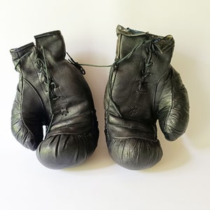 ショヨロール BORN X RAISED SPARRING GLOVES BORN X RAISED +