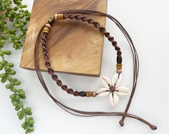 Shell Flower Macrame Necklace – Dark Brown Cord, Adjustable Cowrie Shell Pendant, Boho Beach Jewelry