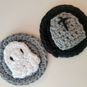 Digital Crochet car coaster crochet pattern, cup holder coaster, spooky cute Halloween ghost and grave car coasters, PDF pattern download