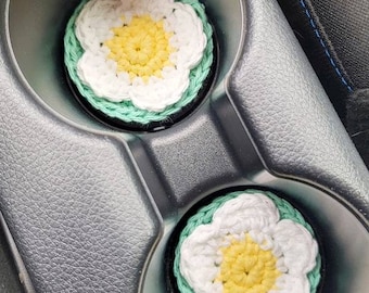 かぎ針編みの車用コースター、かぎ針編みのパターン、かぎ針編みのカップホルダー付きコースター、デイジー柄の車用コースター、花柄の車用コースター、PDFパターンダウンロード、かわいい車のギフト