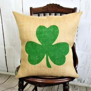 Shamrock pillow, St. Patrick&#39;s day pillow, clover pillow, spring pillow, Irish pillow, Decorative pillow, Burlap pillow, FREE SHIPPING!
