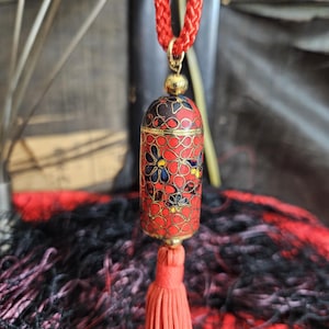 1970s Chinese Red Enamel Floral Cloisonne Secret Compartment Poison Chamber Necklace I L: 28"