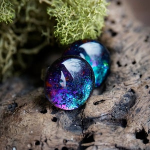12mm // Blue Purple Color Shifting Holo Resin Galaxy Stud Earrings // Surgical Steel // Geometric Jewelry // Dot Earrings  // Peacock