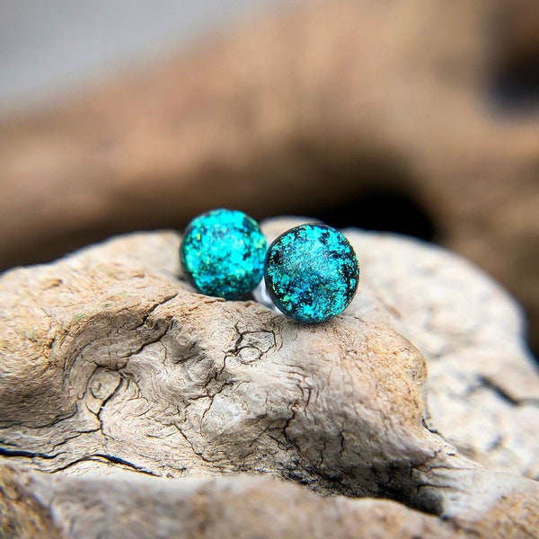 6mm // Blue Green Color Shifting Holo Resin Galaxy Stud Earrings // Surgical Steel // Geometric Jewelry // Dot Earrings // Blue Hawaii
