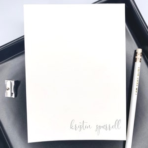 Bloc de notas personalizado con nombre / Bloc de notas pequeño con nombre escrito / Bloc de notas personal / Bloc de notas personalizado / Bloc de notas femenino Regalo para una mujer