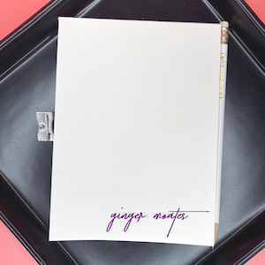Bloc de notas personalizado / Bloc de notas personalizado con nombre / Bloc de notas personalizado con nombre escrito con pincel femenino / Bloc de notas de tamaño media letra