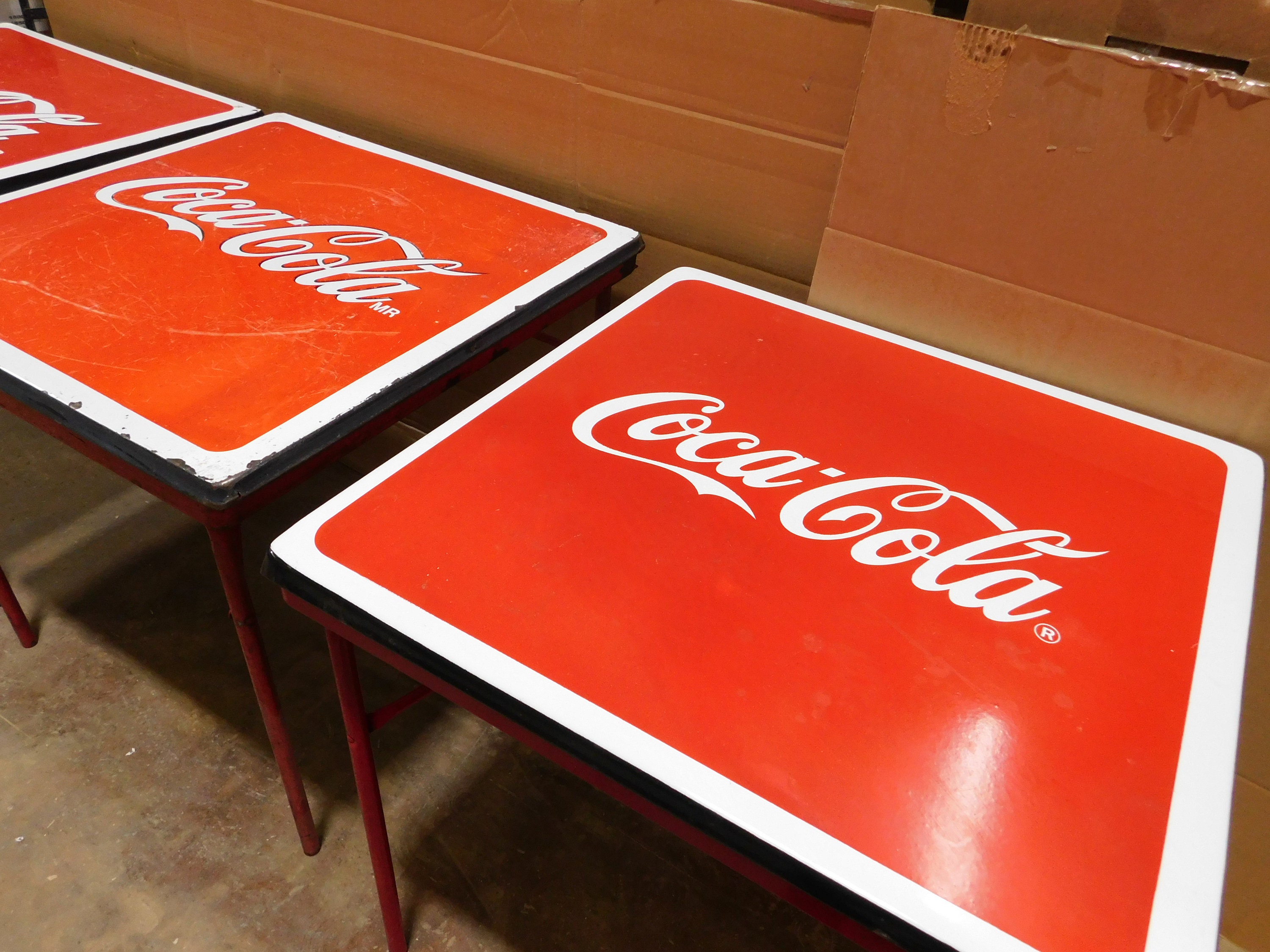 Coca Cola Metal Table With Legs-porcelain-mexican-restaurant-bar