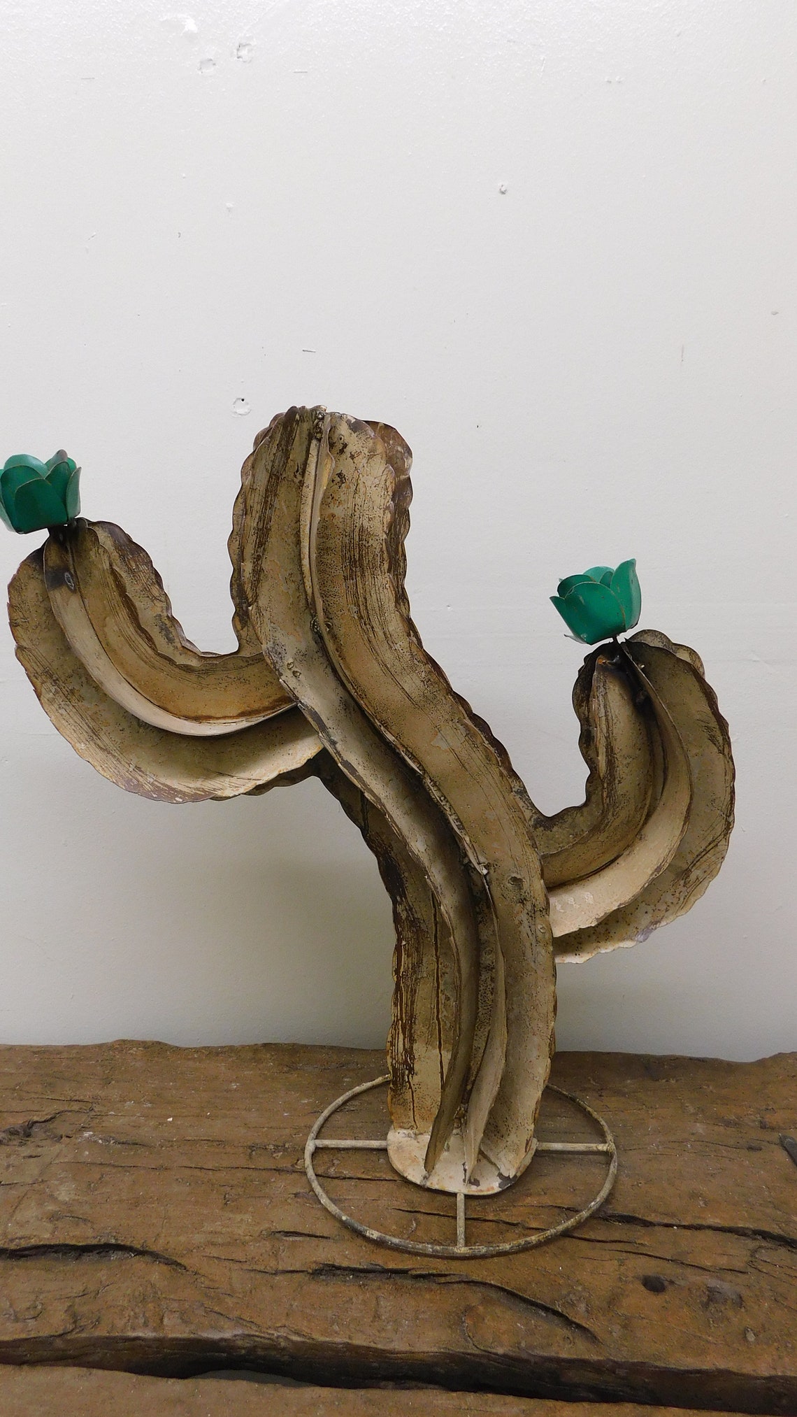 Curvy Farmhouse Metal Cactushand Etsy