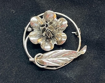 Coro Sterling Floral Brooch: Vintage MCM Circular Design