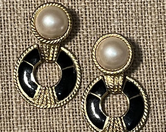 Vintage Premier Designs Door Knocker Earrings: Gold Tone, Faux Pearl & Enamel
