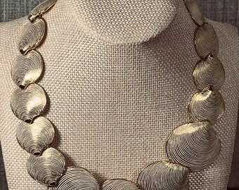 Amazing White-washed, Goldtone Chunky Graduated Shell Link Necklace. 1980’s or 1990’s designer style!