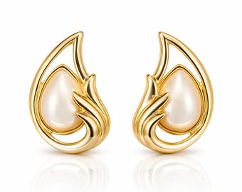 Vintage 1980’s or 90’s Designer Marvella Faux Pearl Gold Tone Large Clip Earrings