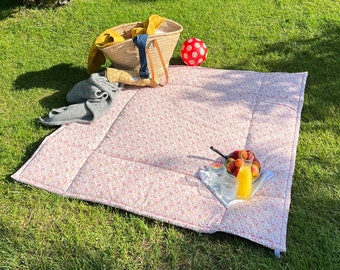 Picnic blanket, play mat, padded, coated on one side, water-repellent - flower meadow - materials Oeko-Tex Standard certified