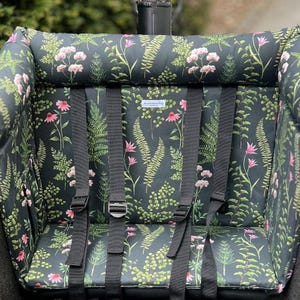 Cargobike cushion in black with pink flowers fits perfectly into the urban arrow family and the urban arrow family next and   lovens