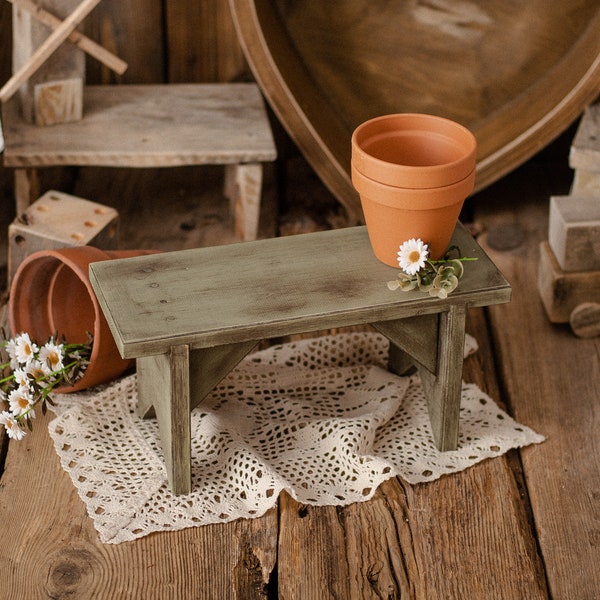 GREEN STOOL -  baby photo prop, newborn posing stool, baby photo prop, newborn props, photography props, newborn photo prop