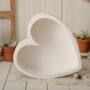 CUENCO DE MADERA CON FORMA DE CORAZÓN / Blanco o con tinte para madera / Accesorio para cuenco con forma de corazón para posar / Accesorios para fotografía de bebés recién nacidos / Accesorios para recién nacidos / Proveedor de accesorios para fotografías