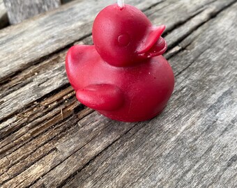 Michigan Beeswax Rubber Ducky Candle: Cranberry Bathtime Decor