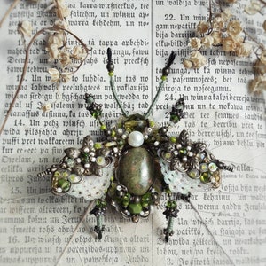 Broche verte Bijoux insectes artisanaux, épingle insecte scarabée, cadeau surprise pour maman image 2